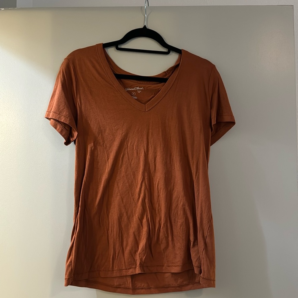 Universal Thread Tee Size M
